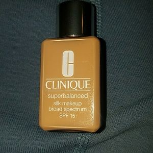 CLINIQUE SUPERBALANCED SILK MAKEUP 14 Silk Suede